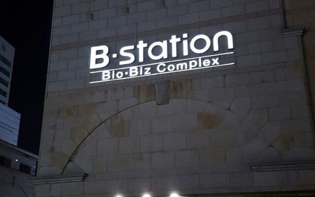 B Station Hotel