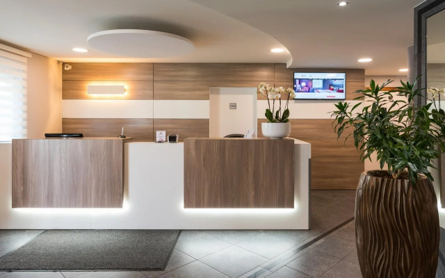 Ibis Styles Charleroi Airport Aero44