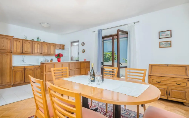 Stunning Home in Malinska With Wifi and 2 Bedrooms