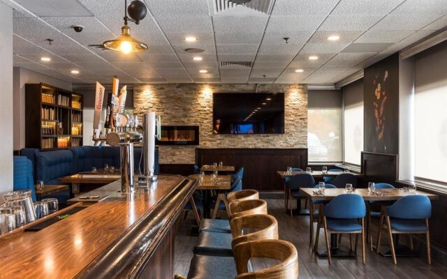 Ottawa Embassy Hotel