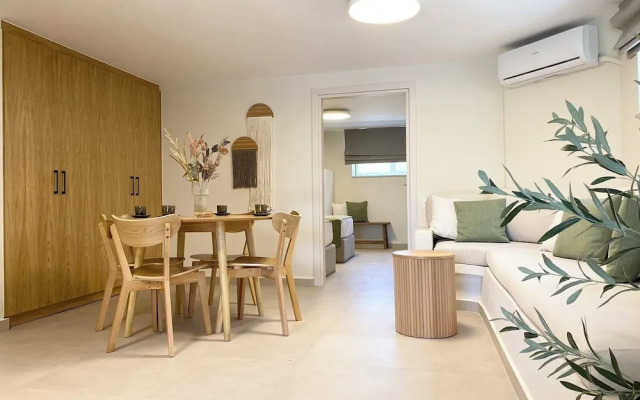 Villa Fleria Seaside Studios & Apts