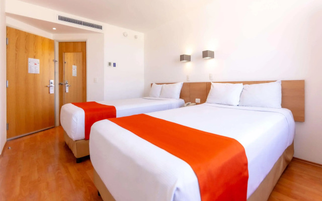 Отель Sleep Inn Leon Antares