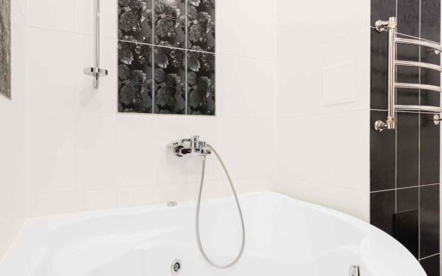 Жилой квартал на улице Адоратского