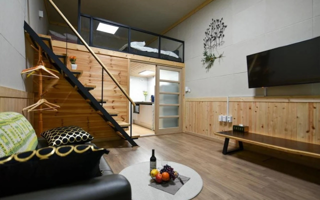 Yeosu Chunghong Pension