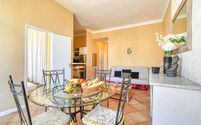 Luminous Apartment in the City Centre of Cannes