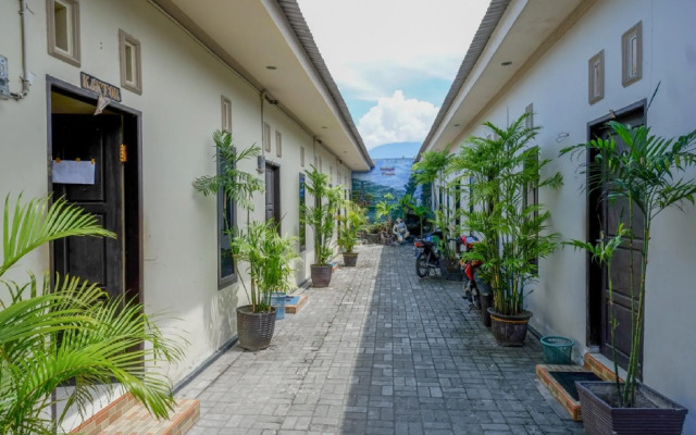 RedDoorz near Mutiara SIS Al Jufrie Airport Palu