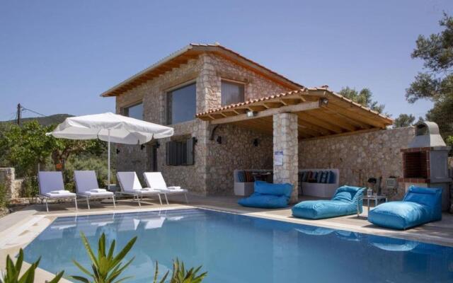 dell Mar stone house