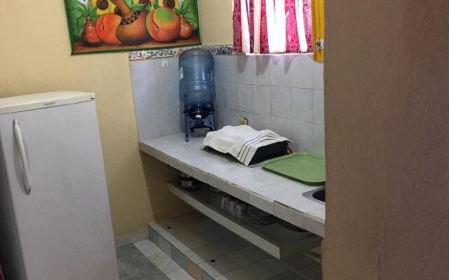 Yellow Moon Guesthouse  Apartments