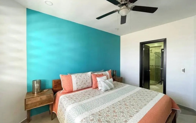 Upscale Ocean View Condo Close to it all Great