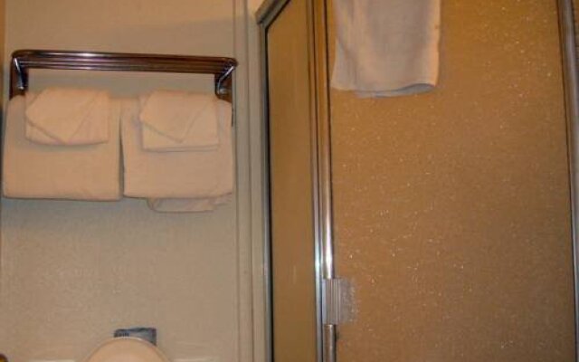 Travel Inn Dekalb