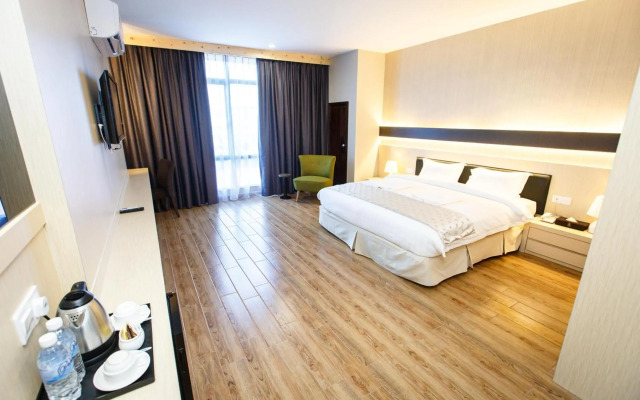 Lintas Platinum Hotel