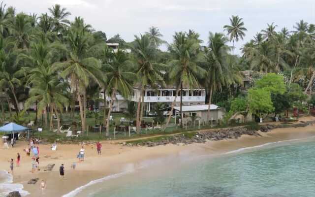Giragala Village Hotel