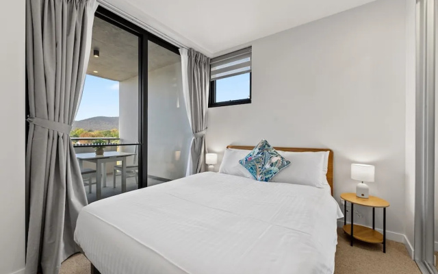 Stylish 2-bed Stay Near Canberra Centre – Guest Rooms – Dickson