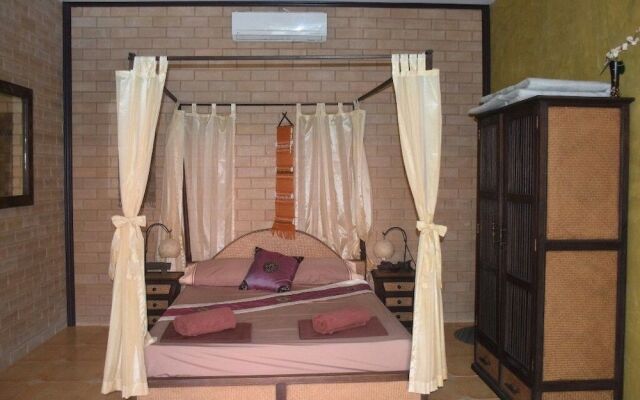 Sanuk bungalows