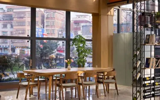 Yagu Landis Hotel (Foshan Creative Industry Park Wangfujing Ziweigang Branch)