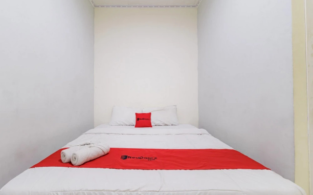 RedDoorz @ Balaraja Centre Plaza – Guest Rooms – Tigaraksa