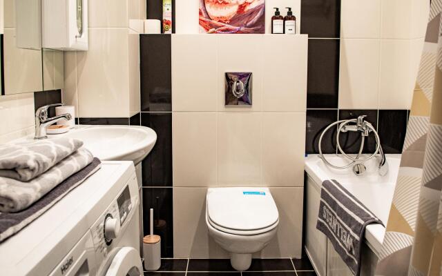 Romlex Apartments (Ромлекс) на улице Чаркова 79 корпус 2