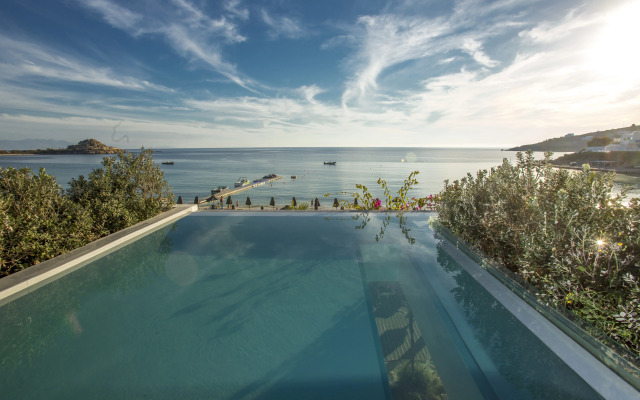 Mykonos Dove Beachfront Hotel