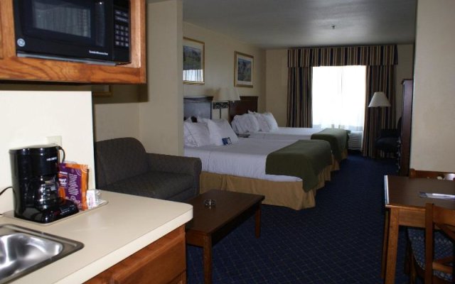 Holiday Inn Express &amp; Suites Mountain Home