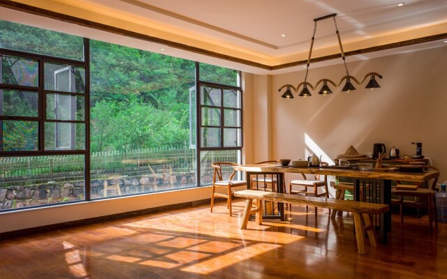 Puer Xiangtu Story Manor