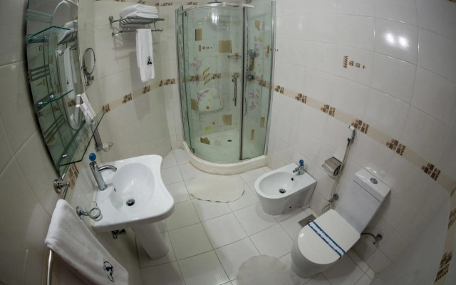 Sara Plaza Apartment Hotel