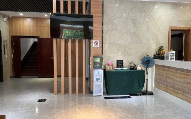 Wangxian Hotel (No. 2 Middle School South Campus Wangxianling Square)