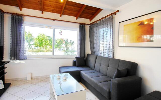 Rouladina Apt 4 in Stalos