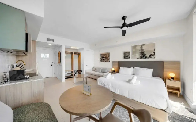 Sky High Stay Sleek Studio in Miami