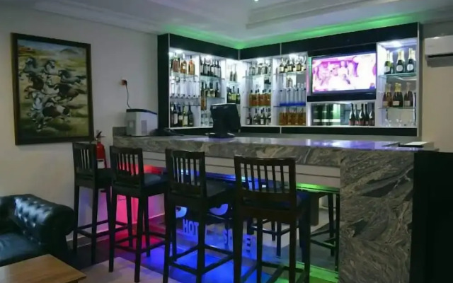 DCM Hotel and Suites