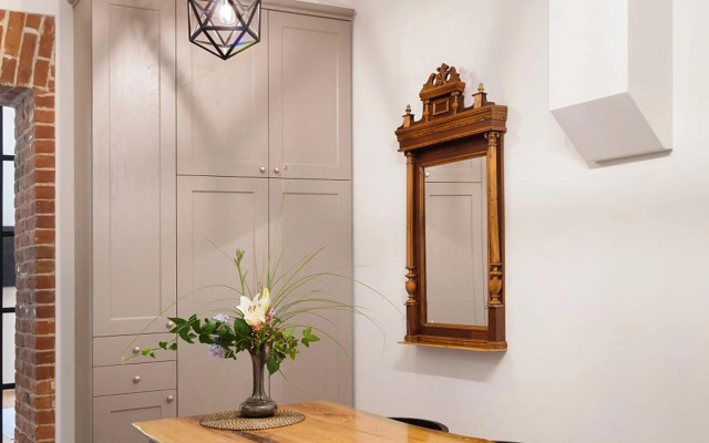 Gallery Art Apartment