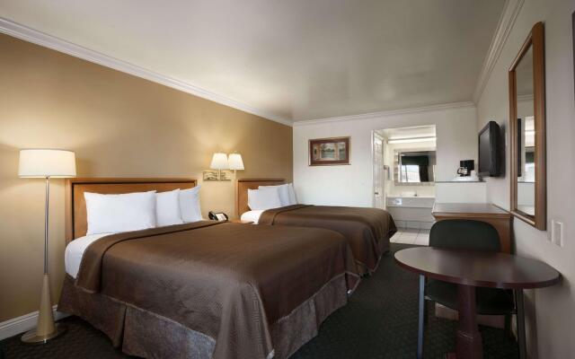 Travelodge by Wyndham San Diego Downtown Convention Center