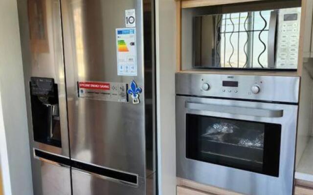 luxury cheerful 4 bedrooms villa in Calodyne