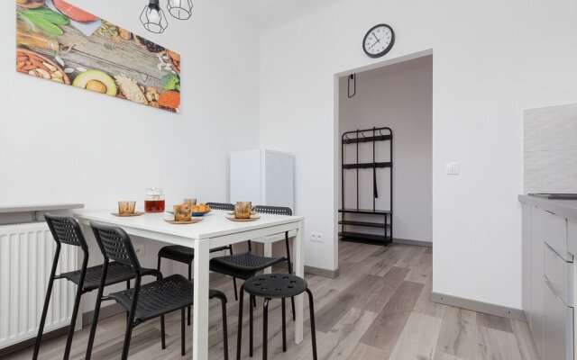 Apartment for 5 People by Renters