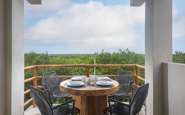 Equipped One Bedroom Beach Front Condo