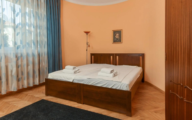 ✦ Sofia Retro ✦ Top Center 1-BDR Apartment