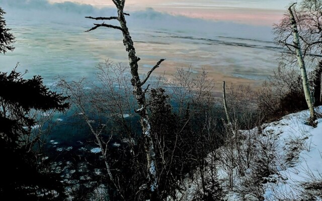 The Cliff Dweller on Lake Superior