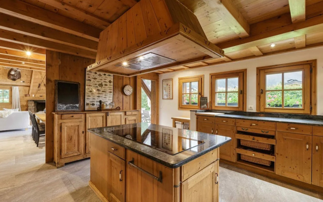 Magnificent Chalet Valhalla 5 Central Chamonix