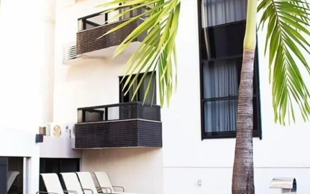 STAY Sun Square Flats