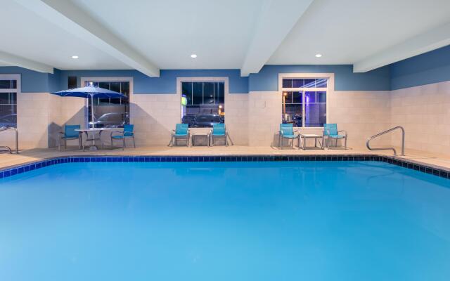 Holiday Inn Express Hotel & Suites Seaside-Convention Center by IHG
