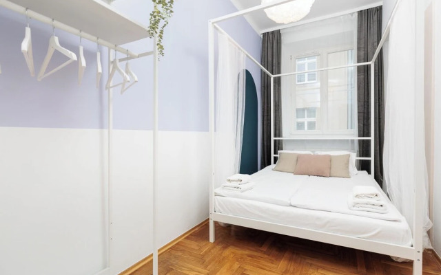 Retro Glamour by Upstairs