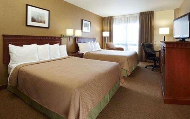 Quality Inn & Suites P.E. Trudeau Airport