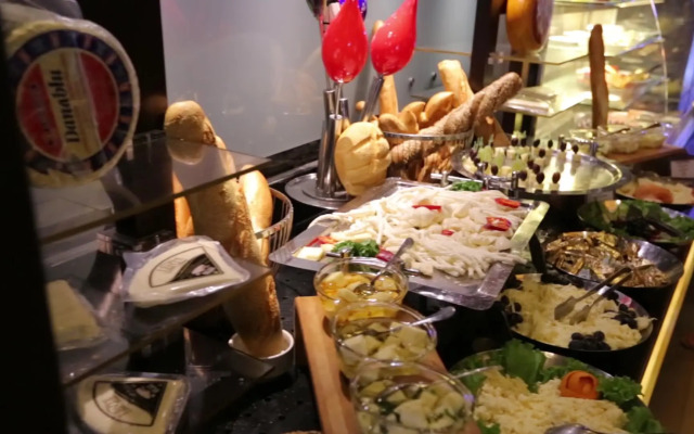 Limak Lara De Luxe Hotel and Resort