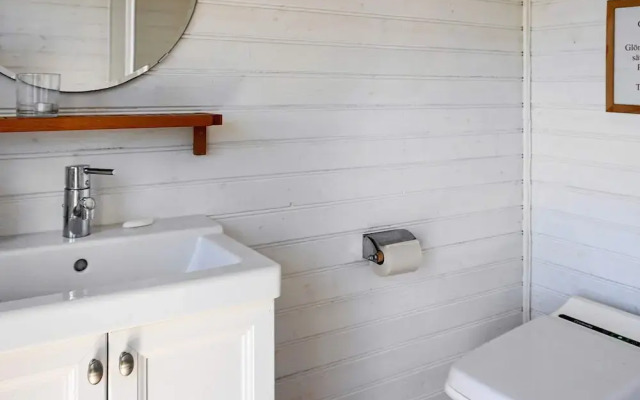 6 Person Holiday Home in Gullspang-by Traum