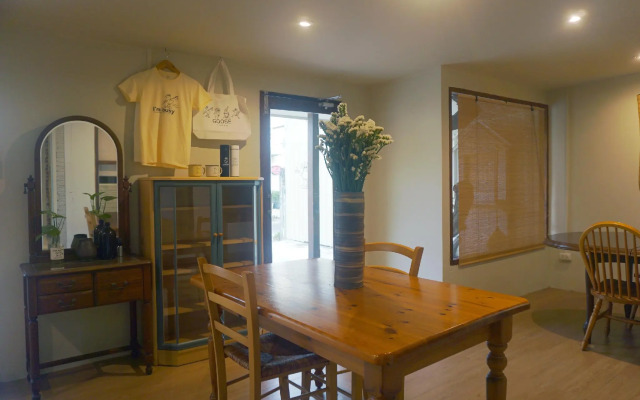 The Goose Cafe & Hostel