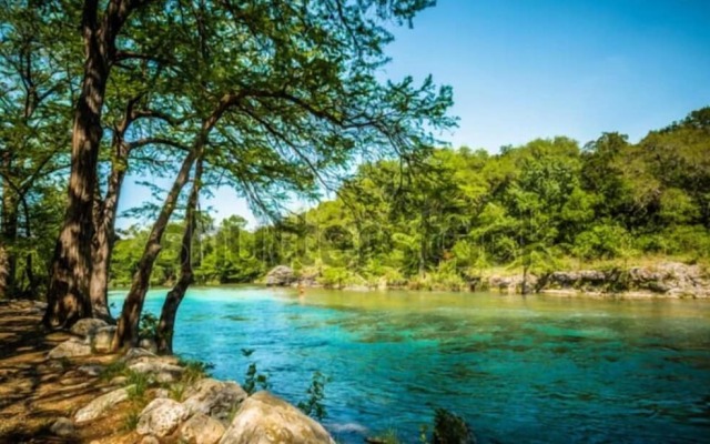 Horseshoe Riverside Lodge