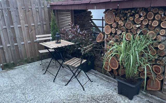 Cozy Furnished Basement Apartment