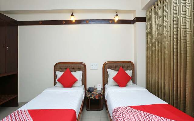 OYO 7838 Amrit Regency