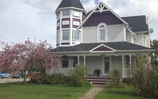 Elevate Rooms Harmony House B&B