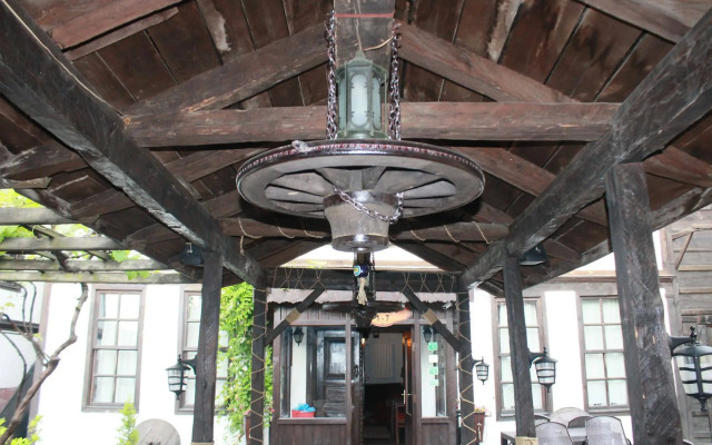 Toprakçiler Mansion