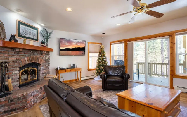 Skidder Trail Family Lodge 4 Bedroom Home by RedAwning
